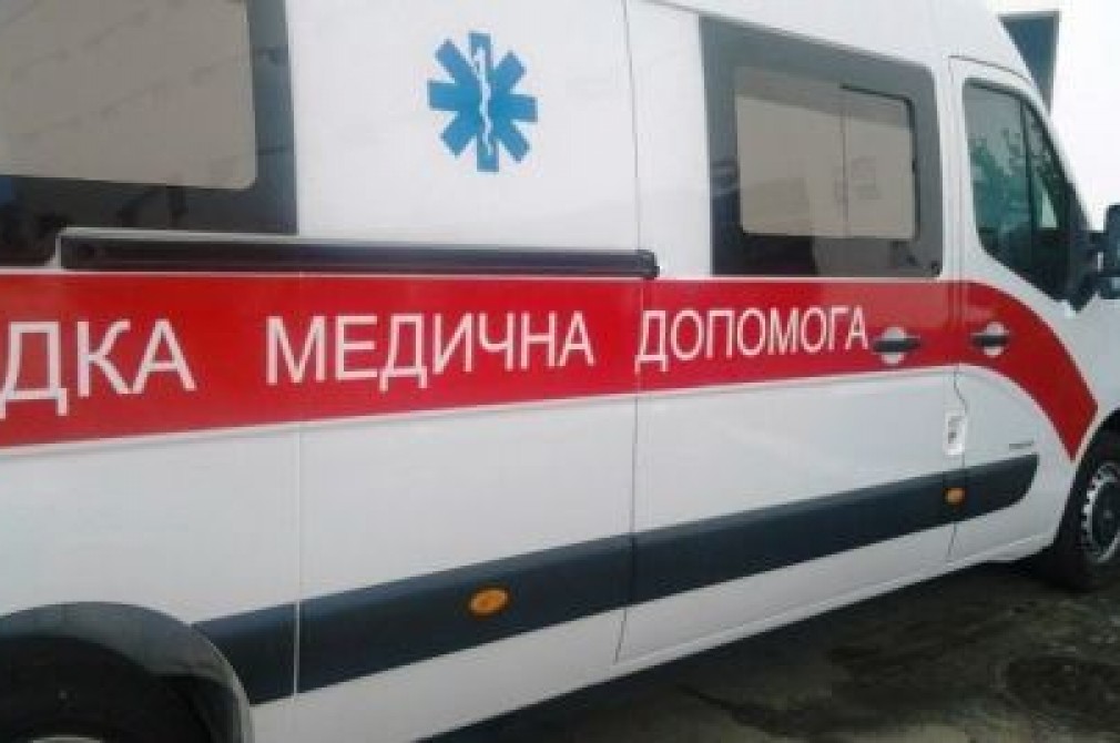 В Одеській області школярка зламала руку, а вчителька приклала холодну рибу і відпустила її додому