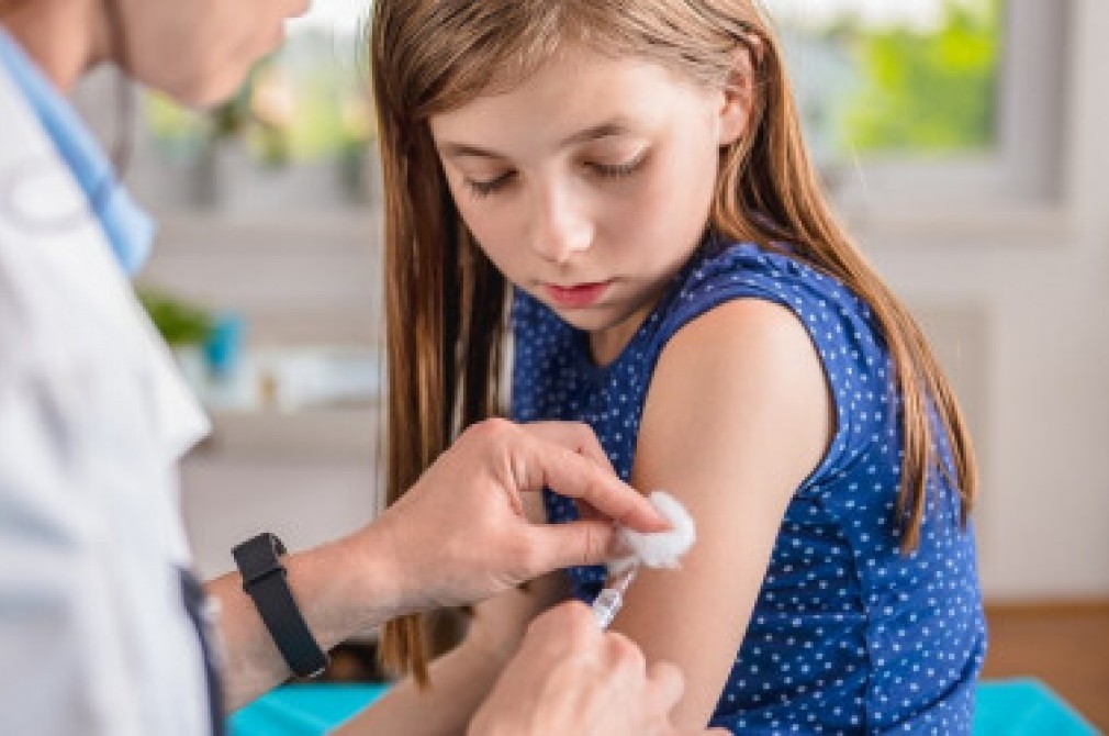 МОЗ спрощує доступ підлітків дітей від 12 років до вакцинації від COVID-19