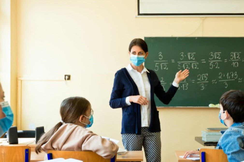 Із понеділка ужгородські школярі 1-4 класів повертаються до звичайного режиму навчання