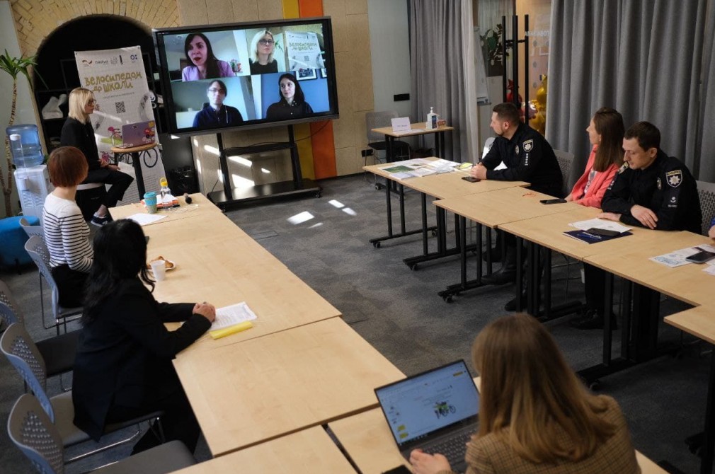 В Україні розробляють навчальну програму з безпеки руху на велосипеді для шкіл