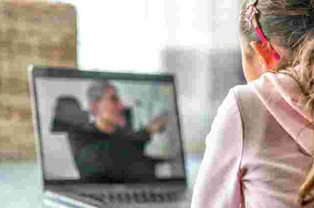 13 тис. українських вчителів викладають в українських школах з закордону